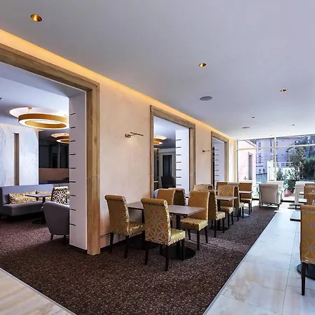 Hoffmeister Depandance Hotell 4*